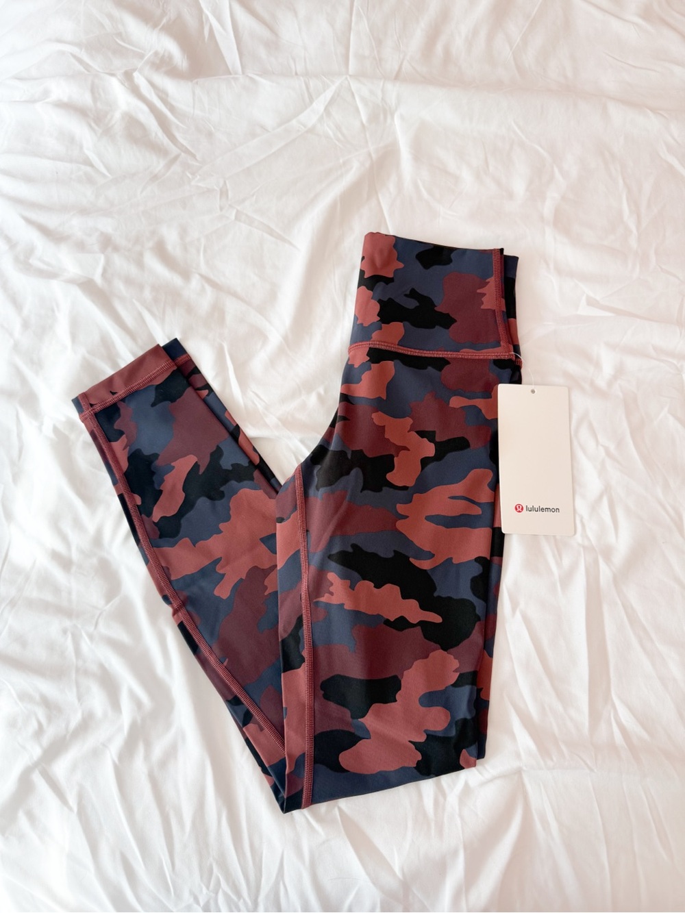Lululemon Heritage 365 Camo Smoky Red Night Wunder Under High-Rise Tight Size 4